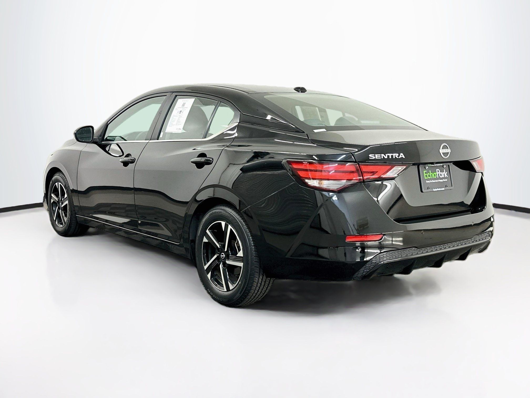 Used 2025 Nissan Sentra SV FWD image 5