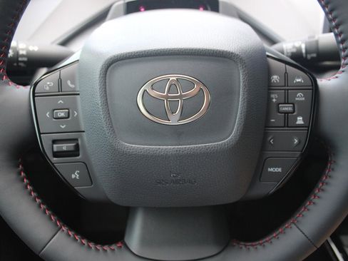 New 2026 Toyota Prius Plug-In Hybrid FWD image 17