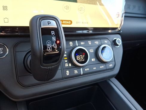 New 2026 Land Rover Defender 110 X-Dynamic SE image 11