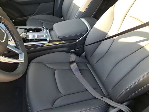 New 2026 Audi Q7 2.0T Premium image 18