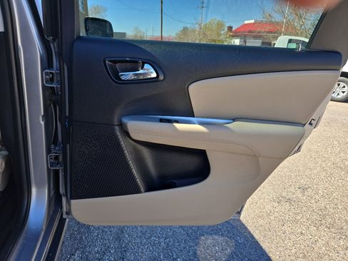 Used 2017 Dodge Journey SE w/ Flexible Seating Group image 26