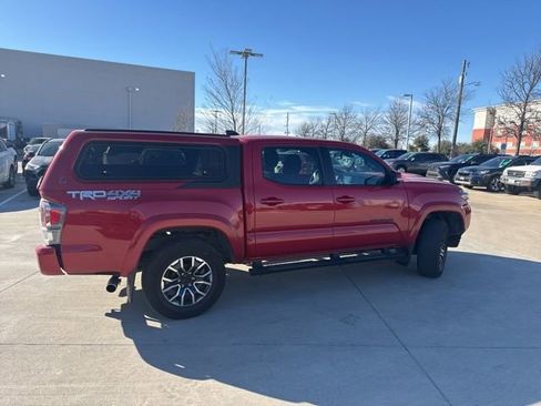 Used 2023 Toyota Tacoma TRD Sport image 3