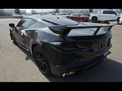 Used 2025 Chevrolet Corvette Stingray Coupe w/ 1LT RWD image 5