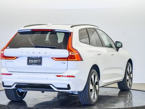 Certified 2025 Volvo XC60 T8 Plus w/ Protection Package Premier image 5