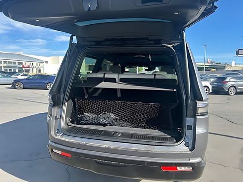 Used 2026 Jeep Grand Wagoneer Limited AWD/4WD image 18