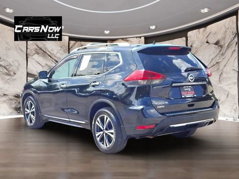 Used 2017 Nissan Rogue SL w/ SL Premium Package FWD image 4