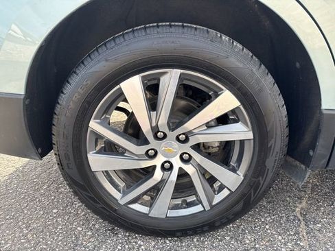 Used 2022 Chevrolet Equinox Premier AWD/4WD image 13