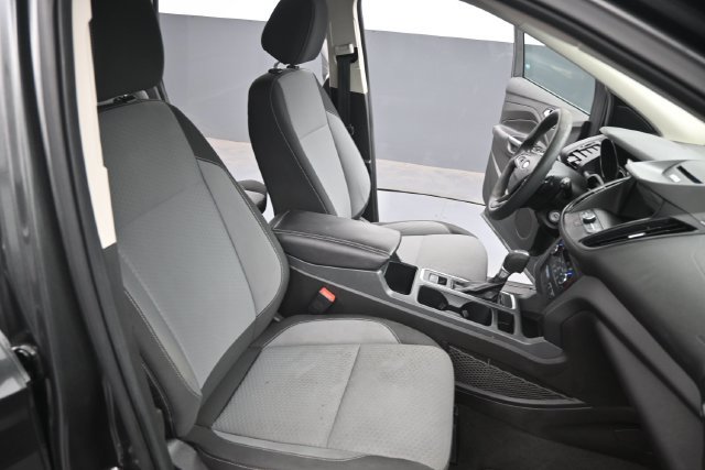 Used 2017 Ford Escape SE w/ Equipment Group 201A FWD image 25