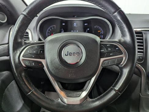 Used 2021 Jeep Grand Cherokee Laredo AWD/4WD image 16