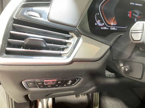 Used 2020 BMW X5 M50i image 24