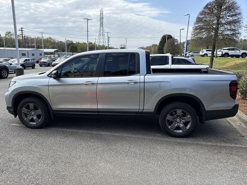 Used 2025 Honda Ridgeline TrailSport image 7