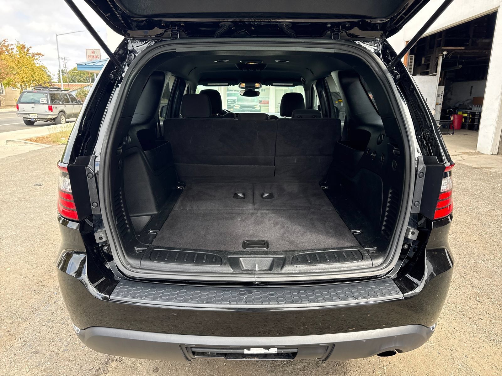 Used 2023 Dodge Durango SXT AWD/4WD image 23