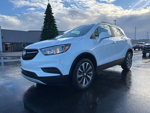 Used 2021 Buick Encore Preferred image 3