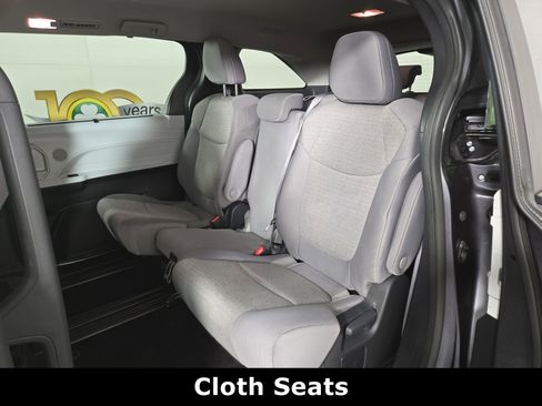 Used 2025 Toyota Sienna LE image 12