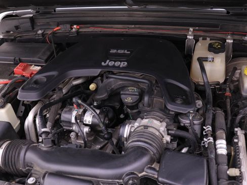 Used 2021 Jeep Wrangler Unlimited Willys image 16