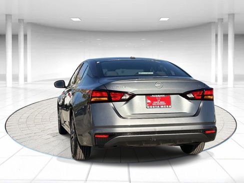 Used 2023 Nissan Altima 2.5 SV image 3