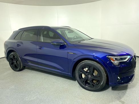 Used 2021 Audi e-tron Premium w/ Convenience Plus Package image 29