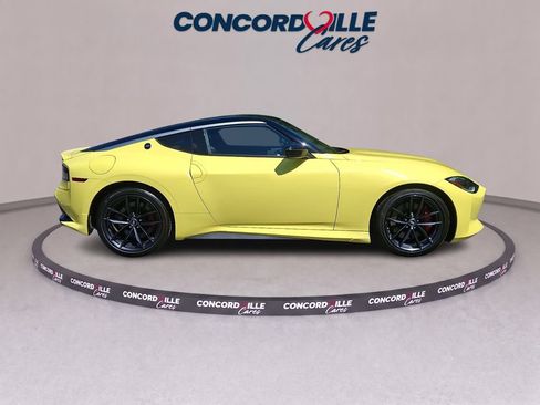 Certified 2024 Nissan Z Performance w/ Floor Mat Package RWD image 8