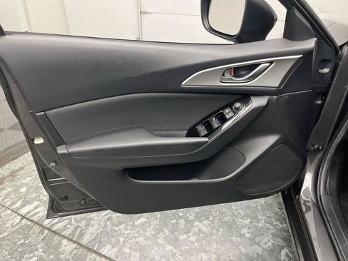 Used 2017 MAZDA MAZDA3 Sport FWD image 6