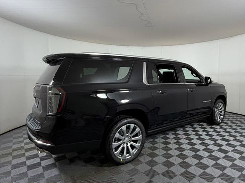 New 2026 Chevrolet Suburban Premier RWD image 4