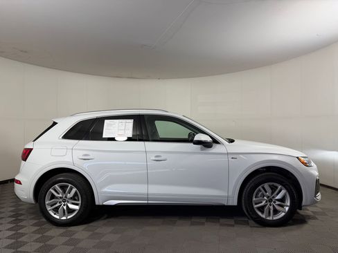 Used 2023 Audi Q5 2.0T Premium w/ Convenience Package image 8