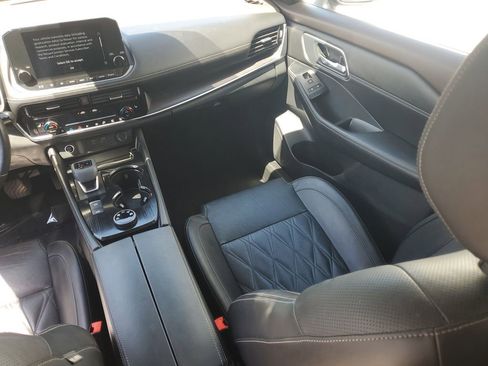 Used 2021 Nissan Rogue Platinum image 21