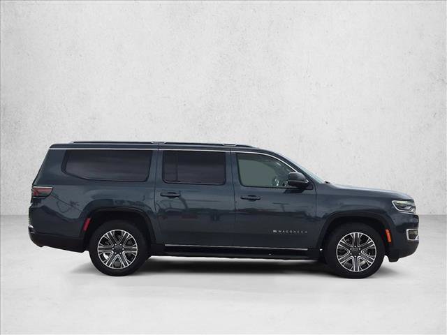 Used 2024 Jeep Wagoneer L Series II w/ Flexible Seating Group AWD/4WD image 4