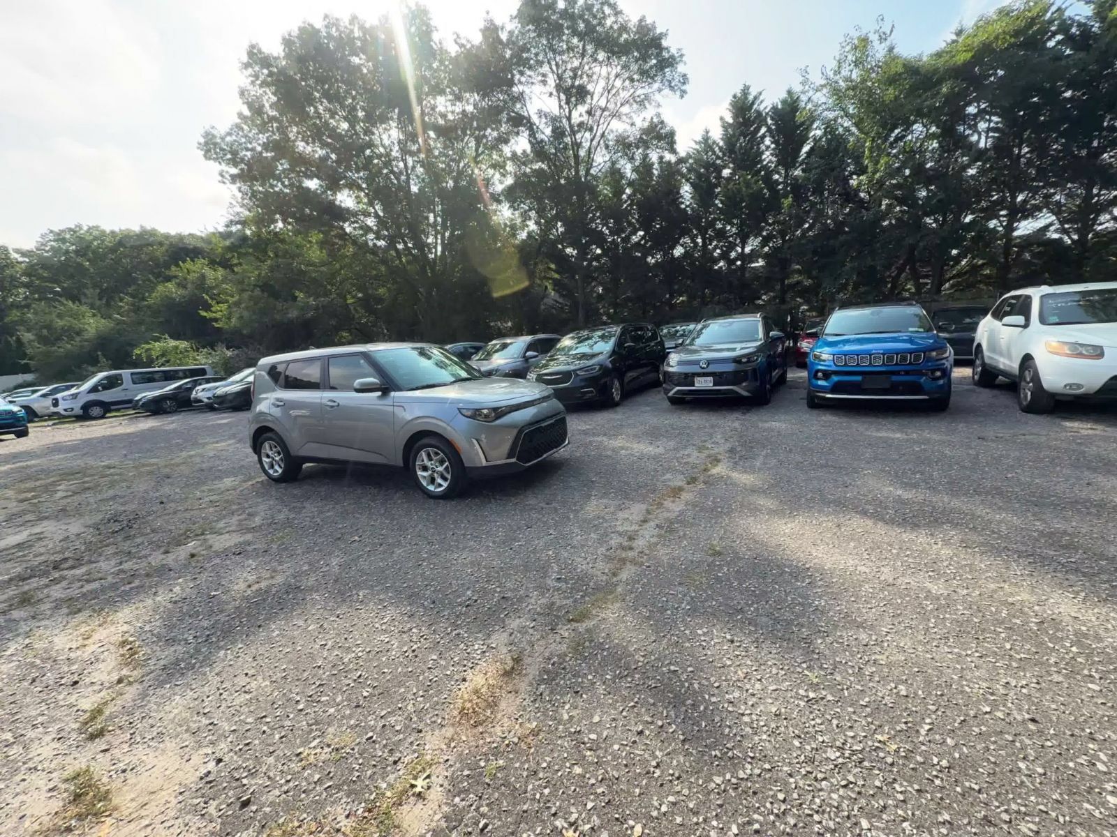 Used 2025 Kia Soul LX w/ LX Technology Package FWD image 2