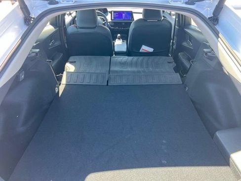 Used 2024 Toyota Prius Prime Premium FWD image 39