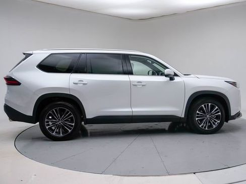 Used 2025 Toyota Grand Highlander AWD Hybrid image 20