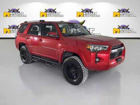 Used 2022 Toyota 4Runner SR5 Premium w/ Moonroof Package AWD/4WD image 3