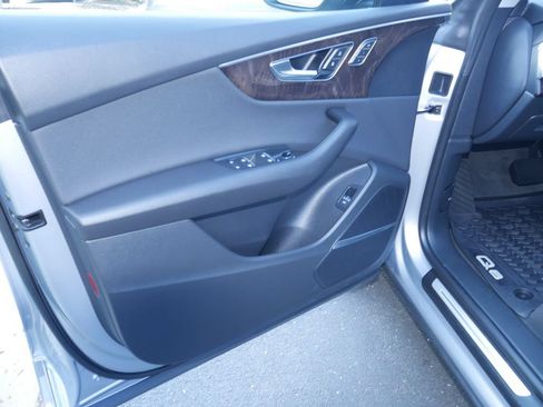 Used 2020 Audi Q8 Premium Plus w/ Premium Plus Package AWD/4WD image 4
