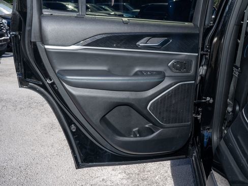 Used 2023 Jeep Grand Cherokee Trailhawk w/ Luxury Tech Group III image 12