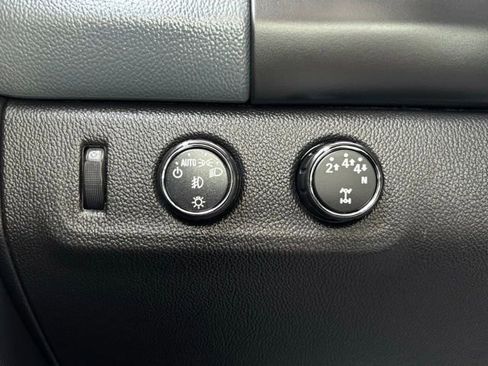 Used 2015 Chevrolet Colorado Z71 image 37