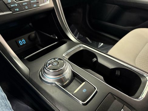 Used 2019 Ford Fusion SE w/ Equipment Group 151A image 18
