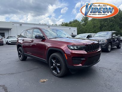 Used 2023 Jeep Grand Cherokee Altitude