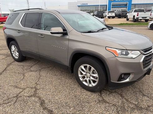 Used 2019 Chevrolet Traverse LT FWD image 1