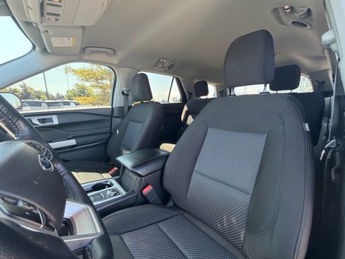 Used 2022 Ford Explorer XLT AWD/4WD image 13