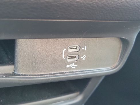 Used 2026 Chrysler Pacifica Select FWD image 24