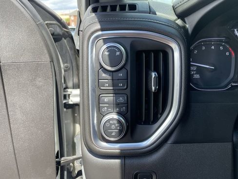Used 2019 GMC Sierra 1500 SLT w/ SLT Premium Package AWD/4WD image 19