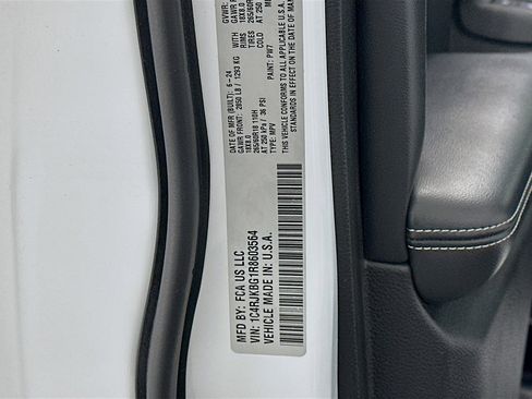 Used 2024 Jeep Grand Cherokee L Limited w/ Luxury Tech Group II image 12