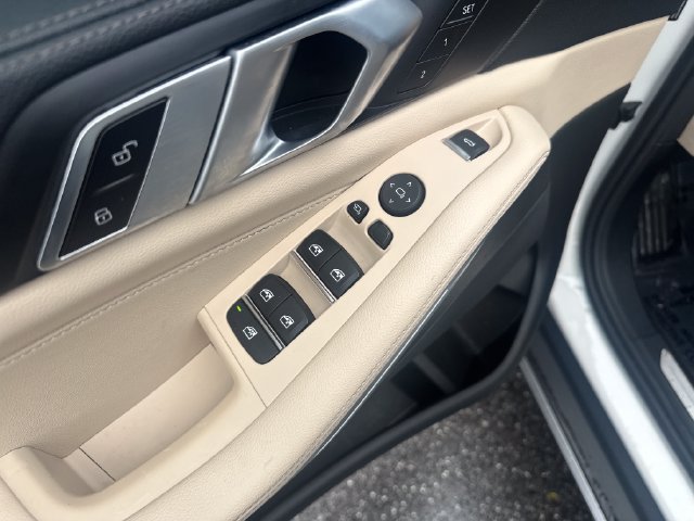 Used 2022 BMW X5 sDrive40i RWD image 11