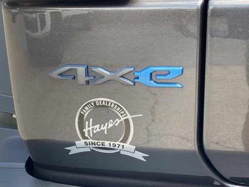 Used 2023 Jeep Wrangler Unlimited w/ Cold Weather Group AWD/4WD image 5