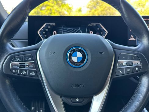 Certified 2023 BMW i4 eDrive40 RWD image 28