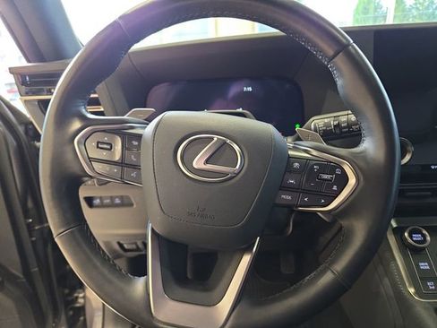Used 2024 Lexus GX 550 w/ Accessory Package (2T) AWD/4WD image 22
