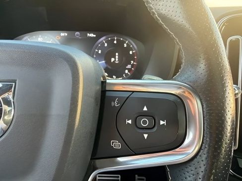 Used 2019 Volvo XC40 T5 R-Design AWD/4WD image 21