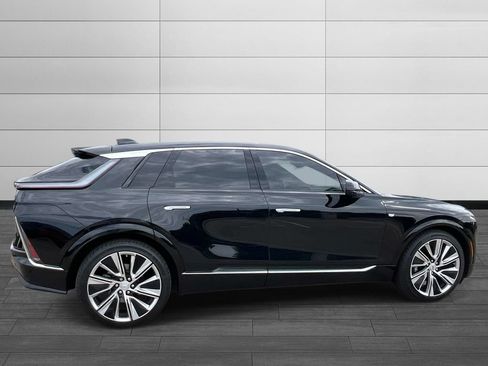 Certified 2024 Cadillac Lyriq Luxury w/ Nappa Leather Package AWD/4WD image 6