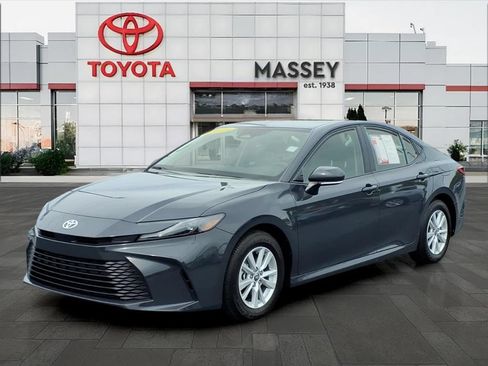 Used 2026 Toyota Camry LE FWD image 7
