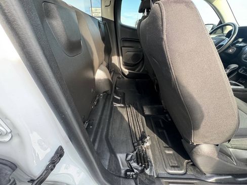 Used 2022 Chevrolet Colorado LT w/ Fleet Safety Package RWD image 15