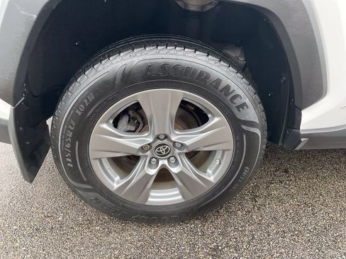 Used 2022 Toyota RAV4 LE AWD/4WD image 12